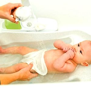 The First Years Rain Shower & Bath Baby Spa